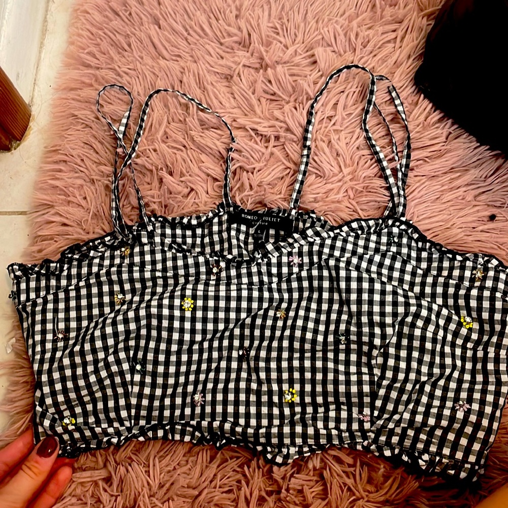 Crop black and white beaded Romeo Juliet shirt size large